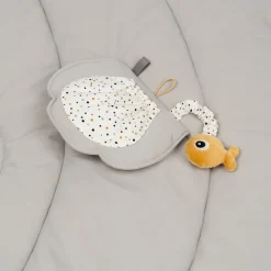 Done by Deer Aktivitetscentre Og Legemåtter>Aktivitets legetæppe - Sea friends - Grå