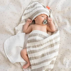 Done by Deer Bad Tid & Indretning>Håndklæde m/ hætte - Stripes - Pudder