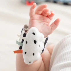 Done by Deer Aktivitetslegetøj>Håndledsranglesæt 2 stk. - Happy clouds - Blå