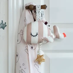 Done by Deer Uroer Og Musikalsk Legetøj><noscript><img width=