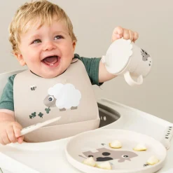 Done by Deer Hagesmække>Silikone hagesmæk - Sheepy - Sand